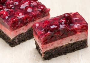Himbeer-Mohn-Schnitte